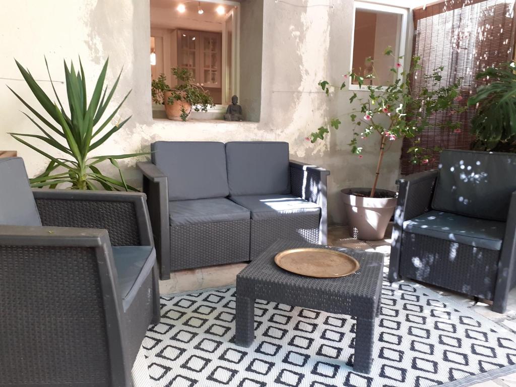 Studio Joëlle 25 Rue Alfred de Musset, 83100 Toulon