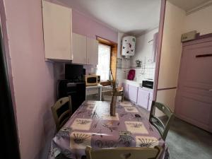 Studio La Bourboule, 1 pièce, 2 personnes - FR-1-667-41