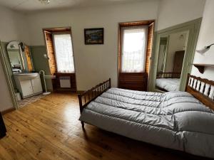 Studio La Bourboule, 1 pièce, 2 personnes - FR-1-667-42