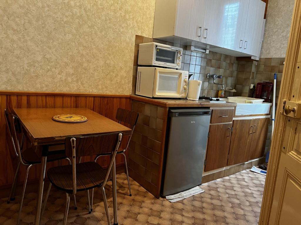 Studio La Bourboule, 1 pièce, 3 personnes - FR-1-667-40 51 avenue d'Italie, 63150 La Bourboule