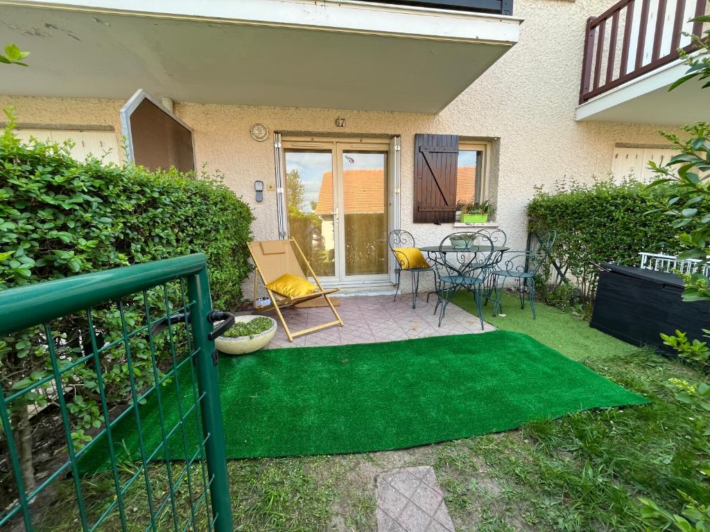 Appartement Studio la crevette Bâtiment 15 num 67 Avenue du la Cote Fleurie 14810 Merville-Franceville-Plage