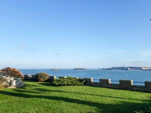 Appartement Studio La Garde  35800 Dinard Bretagne