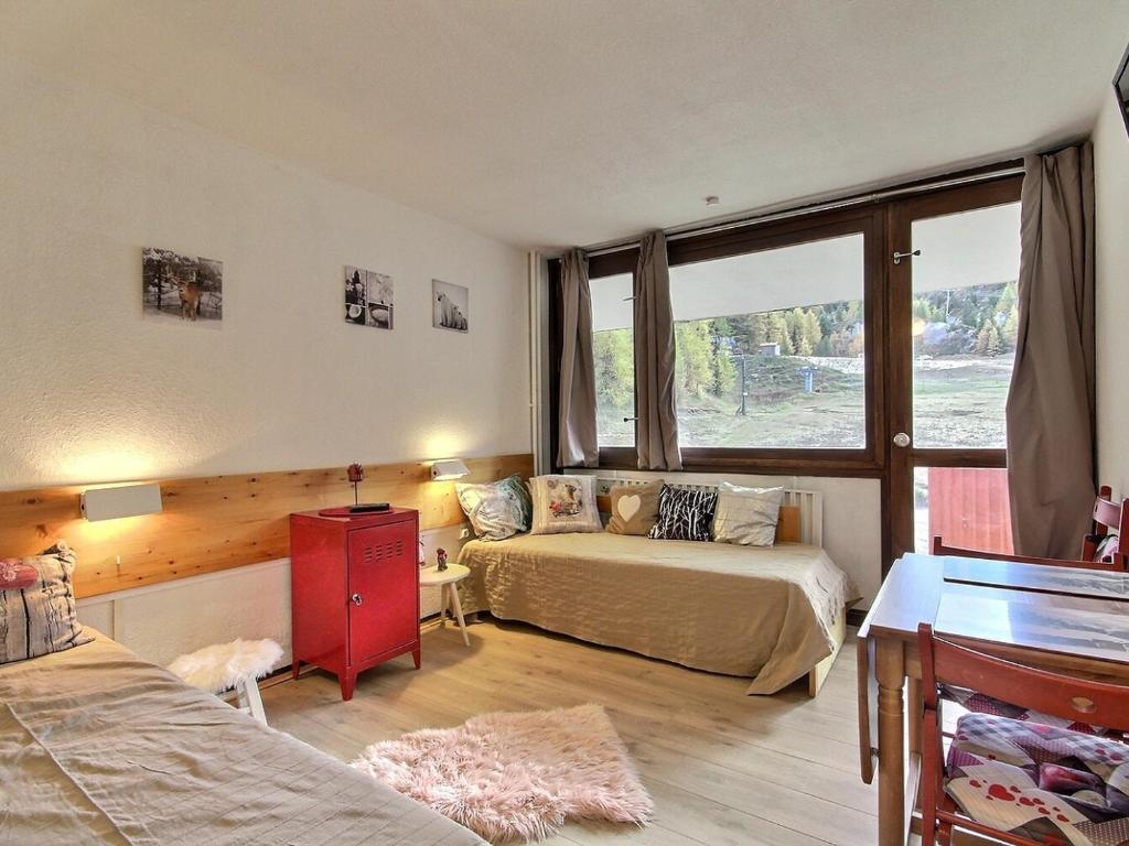 Appartement Studio La Plagne, 1 pièce, 2 personnes - FR-1-455-135 Immeuble Le France - Plagne Centre - 73210 La Plagne