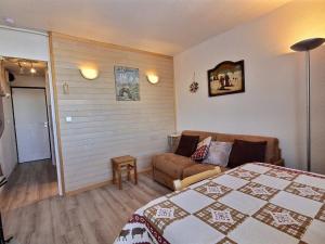 Appartement Studio La Plagne, 1 pièce, 2 personnes - FR-1-455-49 Immeuble Le France - Plagne Centre - 73210 La Plagne Rhône-Alpes