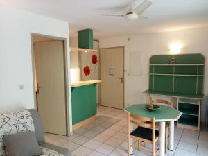 Appartement Studio La Rochelle, 1 pièce, 2 personnes - FR-1-551-25 10, rue François de Vaux de Foletier 17000 La Rochelle -1