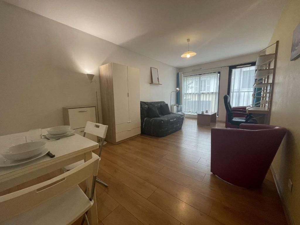 Studio Lamalou-les-Bains, 1 pièce, 2 personnes - FR-1-451-105
