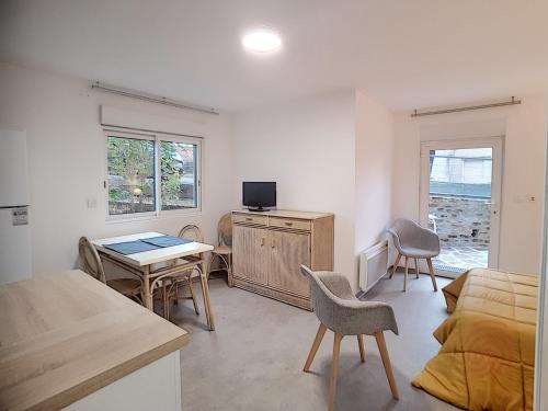 Studio Lamalou-les-Bains, 1 pièce, 2 personnes - FR-1-451-61