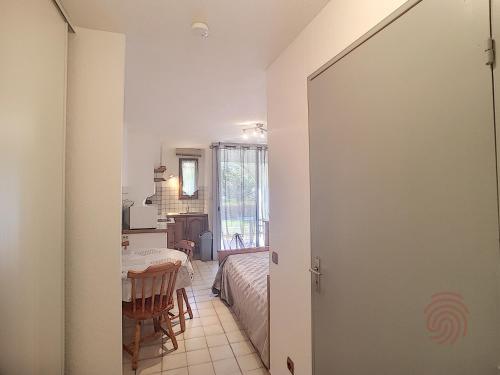 Studio Lamalou-les-Bains, 1 pièce, 2 personnes - FR-1-451-98