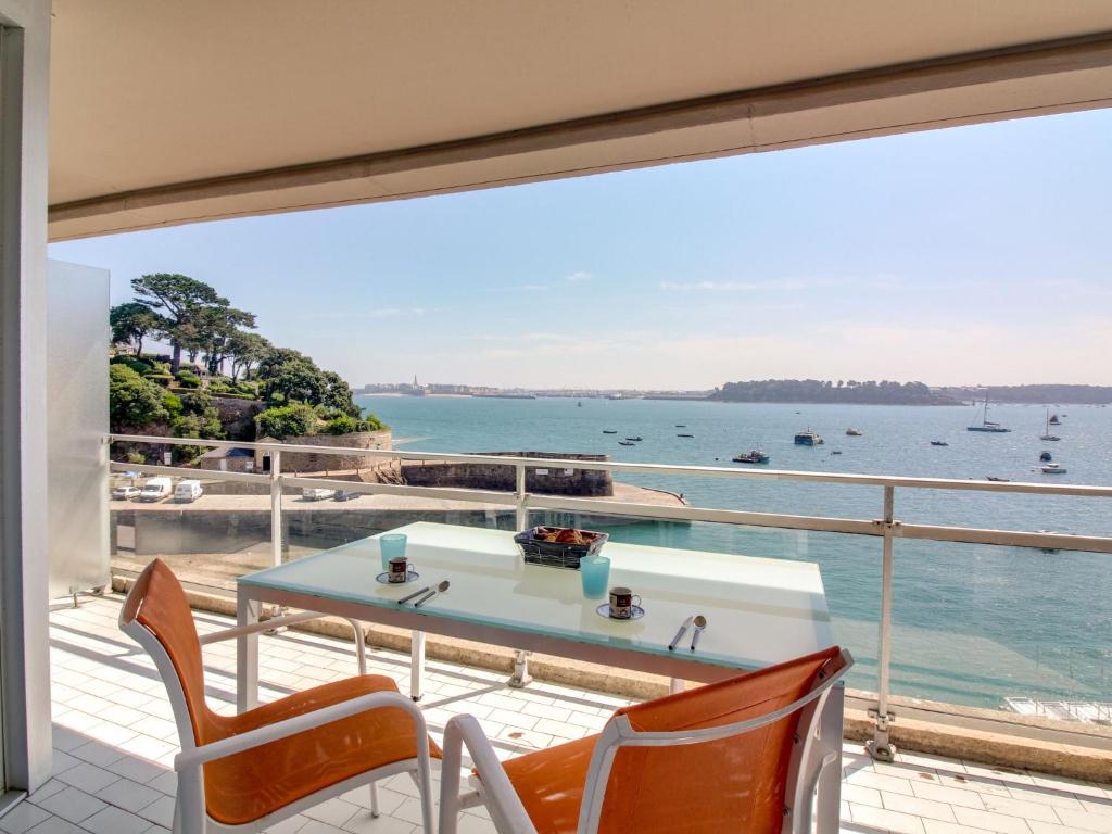 Appartement Studio Le Bellevue-2  35800 Dinard