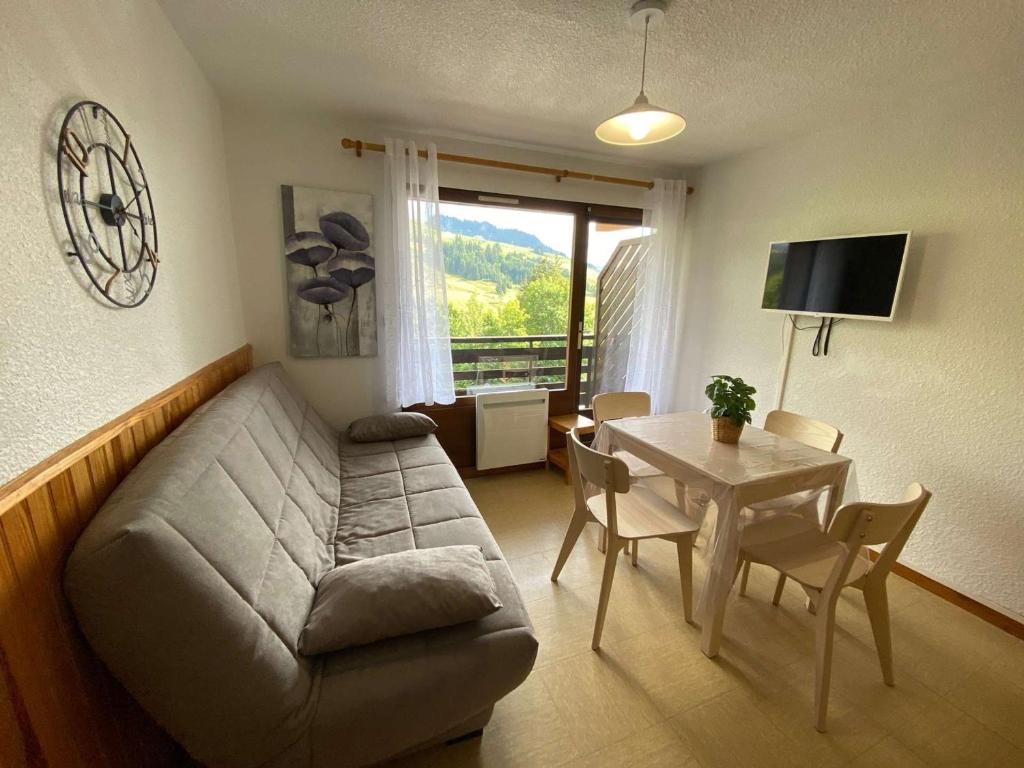 Appartement Studio Le Grand-Bornand, 1 pièce, 4 personnes - FR-1-241-19 Residence Lessy C - Appartement NÂ°16 - Lieu Dit Samance - 1Er Ãtage - 1385 Route De Samance 74450 Le Grand-Bornand