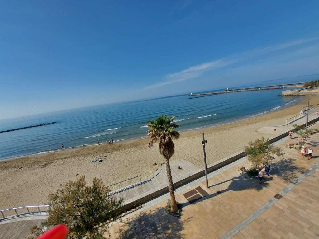 Appartement Studio Le Grau d'Agde, 1 pièce, 4 personnes - FR-1-423-251 20 Boulevard du Front de Mer 34300 Le Grau-dʼAgde