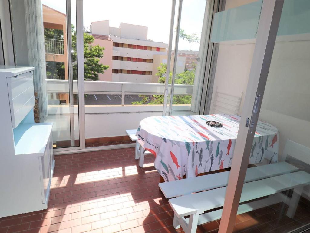 Appartement Studio Le Grau-du-Roi, 1 pièce, 4 personnes - FR-1-307-169 Av. du Palais de la Mer Les Floralies 1 Bât Chardons Bleus n°424 2e étage 30240 Le Grau-du-Roi