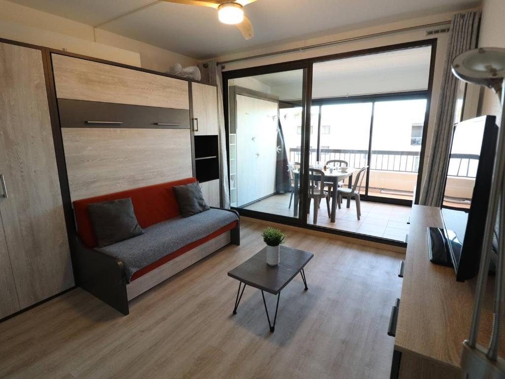 Appartement Studio Le Grau-du-Roi, 1 pièce, 4 personnes - FR-1-307-210 511 Av. Jean Jaurès Résidence Le Triangle Bat A Entrée C 2e étage n°161 Parking n°47 30240 Le Grau-du-Roi