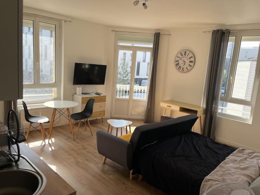 Appartement Studio. Le Havre 139 Rue Demidoff 76600 Le Havre