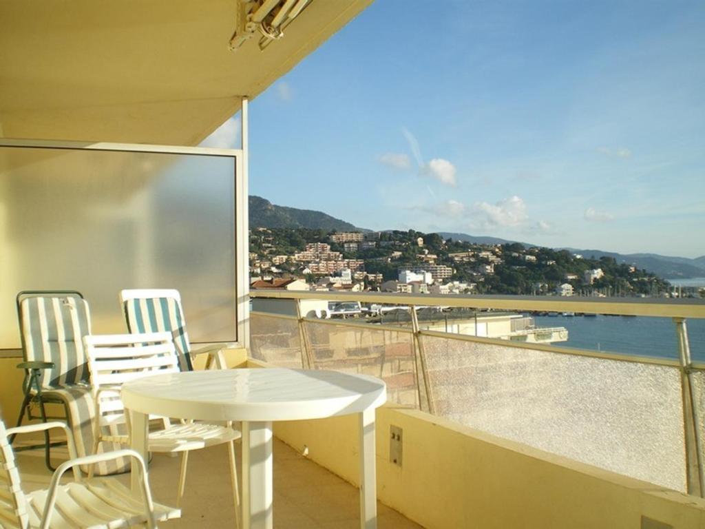 Appartement Studio Le Lavandou, 1 pièce, 2 personnes - FR-1-308-170 Avenue du Président Vincent Auriol Entrée B/1 - Studio N°61 - 6ème étage 83980 Le Lavandou