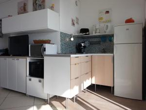 Appartement Studio Le Lavandou, 1 pièce, 3 personnes - FR-1-308-43 Appartement NÂ°42 - BÃ¢t.A - 4Eme Ãtage - Avenue Vincent Auriol - 83980 Le Lavandou Provence-Alpes-Côte d\'Azur