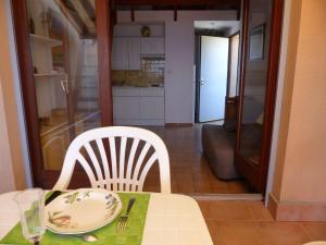 Appartement Studio Le Lavandou, 1 pièce, 4 personnes - FR-1-308-80 Avenue Du Pilon De St Clair - Im. DaphnÃ© - Apt 114 - Quartier St Clair - 83980 Le Lavandou Provence-Alpes-Côte d\'Azur