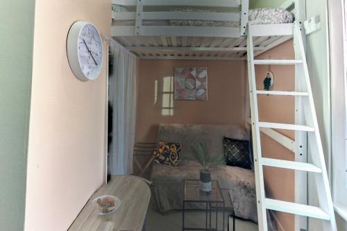 STUDIO LE SAUMON FACE GARE EVREUX