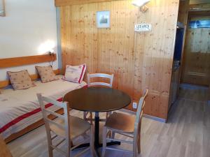 Studio Les Arcs 1600, 1 pièce, 2 personnes - FR-1-411-446