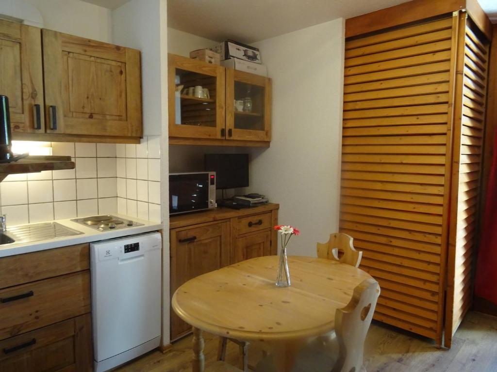 Appartement Studio Les Arcs 2000, 1 pièce, 3 personnes - FR-1-411-450 Studio 3 personnes à Arc 2000 proche de la patinoire 73700 Arc 2000