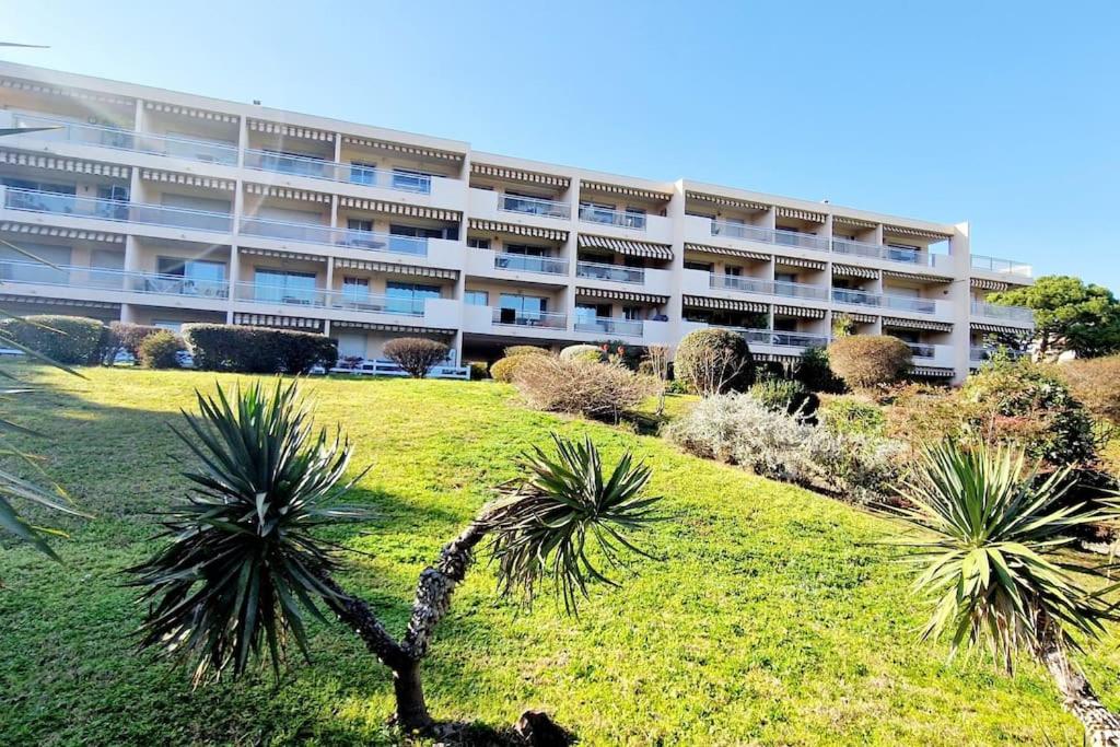 Studio Les Bleues Marines bat B, 2ème étage, appartement 50 568 Chemin des Moyennes Bréguières, 06600 Antibes