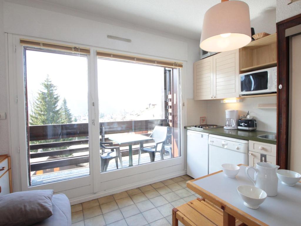 Appartement Studio Les Carroz d'Arâches, 1 pièce, 4 personnes - FR-1-572-151 519 Route de la Telecabine 74300 Arâches-la-Frasse