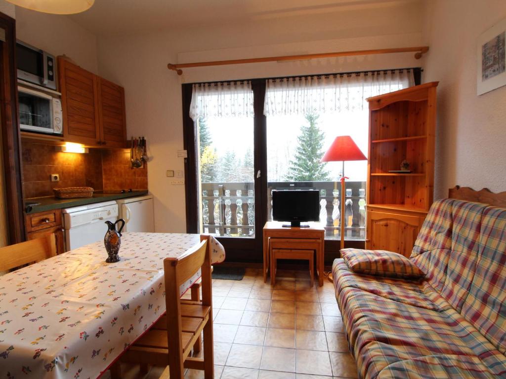 Appartement Studio Les Carroz d'Arâches, 1 pièce, 4 personnes - FR-1-572-157 519 Route de la Telecabine 74300 Arâches-la-Frasse