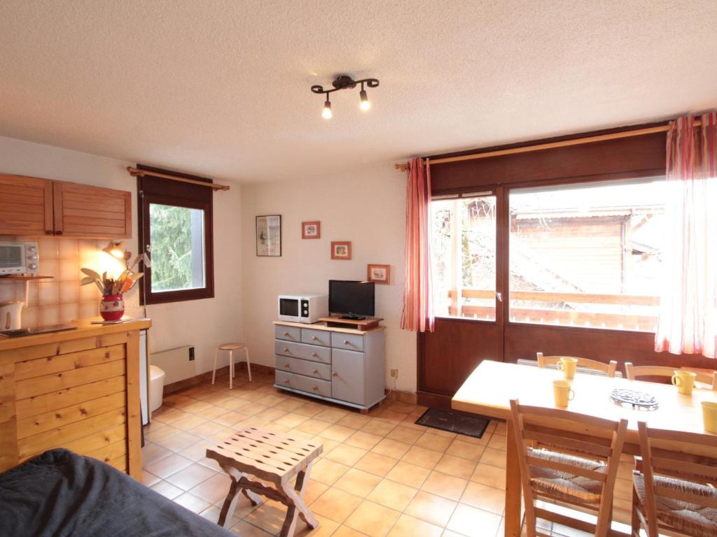 Appartement Studio Les Carroz d'Arâches, 1 pièce, 4 personnes - FR-1-572-186 247 Route des Moulins 74300 Arâches-la-Frasse