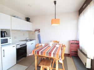 Appartement Studio Les Carroz d'Arâches, 1 pièce, 4 personnes - FR-1-572-219 351 Route de Flaine 74300 Arâches-la-Frasse Rhône-Alpes