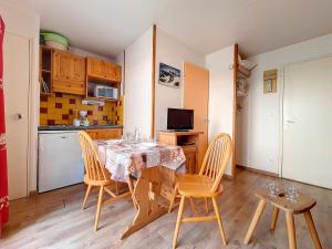 Studio Les Menuires, 1 pièce, 2 personnes - FR-1-344-1068