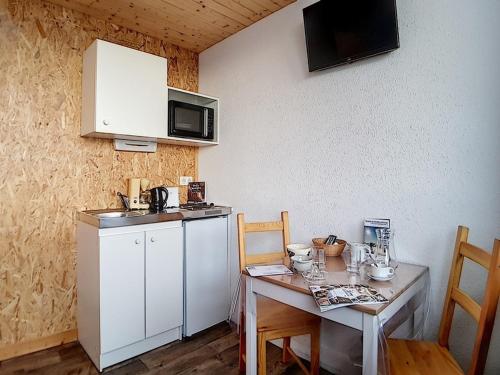 Studio Les Menuires, 1 pièce, 2 personnes - FR-1-344-876