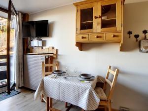 Studio Les Menuires, 1 pièce, 2 personnes - FR-1-344-937