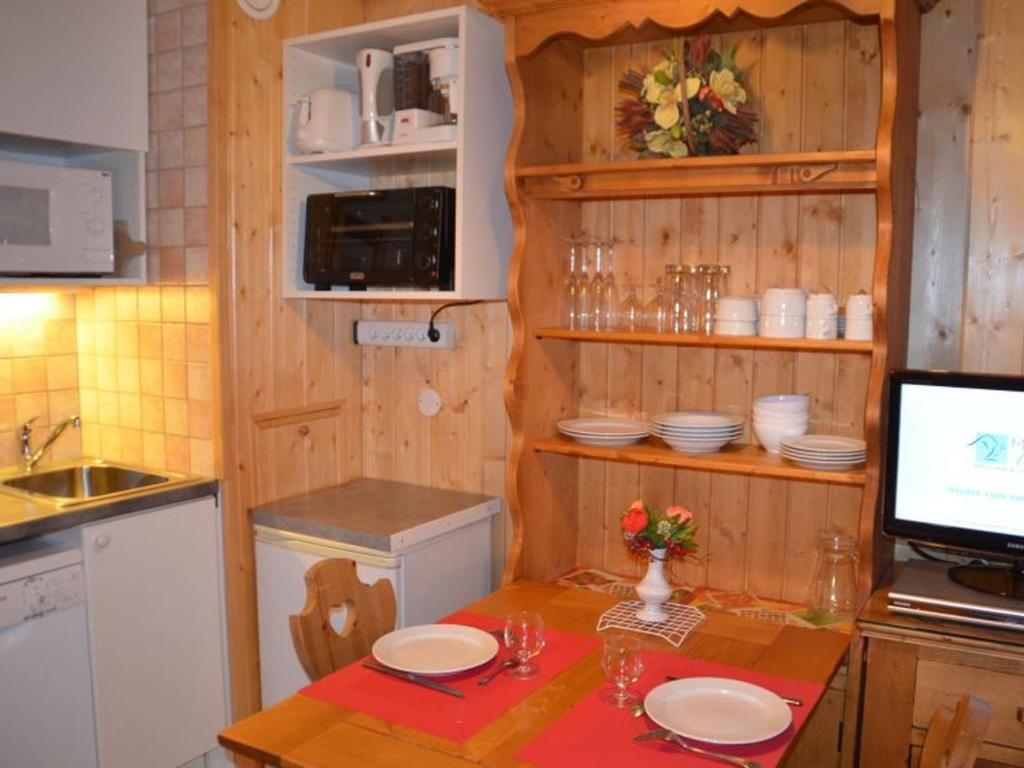 Appartement Studio Les Menuires, 1 pièce, 2 personnes - FR-1-452-10 Brelin -  - Brelin 73440 Les Menuires