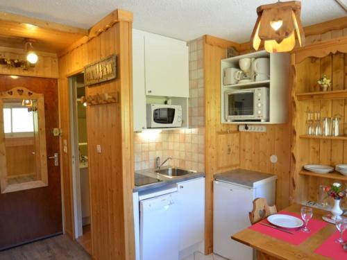 Studio Les Menuires, 1 pièce, 2 personnes - FR-1-452-121