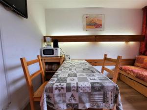 Studio Les Menuires, 1 pièce, 2 personnes - FR-1-452-216