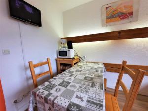 Studio Les Menuires, 1 pièce, 2 personnes - FR-1-452-216