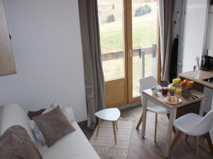 Appartement Studio Les Menuires, 1 pièce, 2 personnes - FR-1-452-71 Croisette -  - La Croisette 73440 Les Menuires Rhône-Alpes