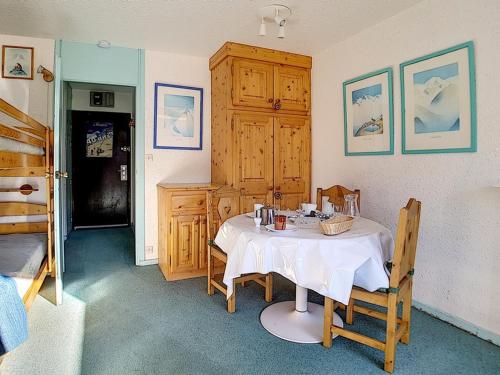 Studio Les Menuires, 1 pièce, 3 personnes - FR-1-344-1000