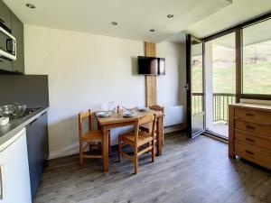 Studio Les Menuires, 1 pièce, 3 personnes - FR-1-344-901