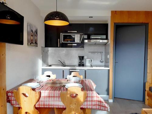 Studio Les Menuires, 1 pièce, 3 personnes - FR-1-344-933