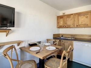 Studio Les Menuires, 1 pièce, 3 personnes - FR-1-344-964