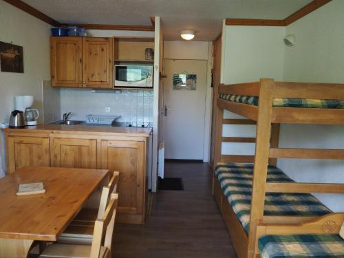 Studio Les Menuires, 1 pièce, 3 personnes - FR-1-344-983