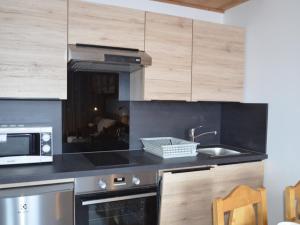 Appartement Studio Les Menuires, 1 pièce, 3 personnes - FR-1-452-122 Croisette -  - La Croisette 73440 Les Menuires Rhône-Alpes