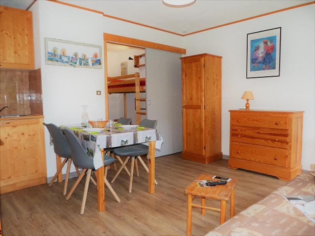 Studio Les Menuires, 1 pièce, 4 personnes - FR-1-178-293 Quartier Des Bruyeres -  -, 73440 Les Menuires