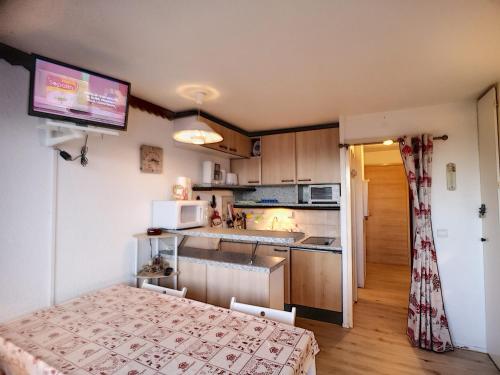 Studio Les Menuires, 1 pièce, 4 personnes - FR-1-178-299