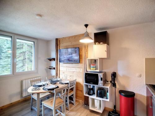 Studio Les Menuires, 1 pièce, 4 personnes - FR-1-178-364