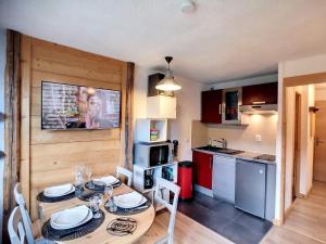 Studio Les Menuires, 1 pièce, 4 personnes - FR-1-178-364