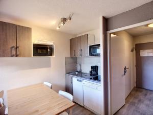 Appartement Studio Les Menuires, 1 pièce, 4 personnes - FR-1-178-39 Quartier Des Bruyeres -  - 73440 Les Menuires Rhône-Alpes