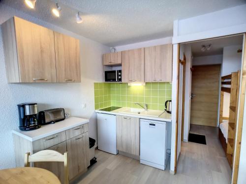 Studio Les Menuires, 1 pièce, 4 personnes - FR-1-178-79