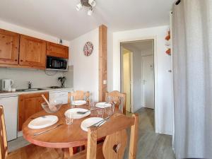 Studio Les Menuires, 1 pièce, 4 personnes - FR-1-344-1035